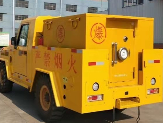 安庆凯龙爆破器材运输车：保障爆破任务的安全运行