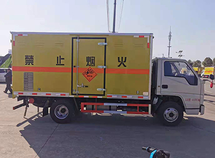 安庆爆破器材运输车工人安全操作规范与智能技术保障